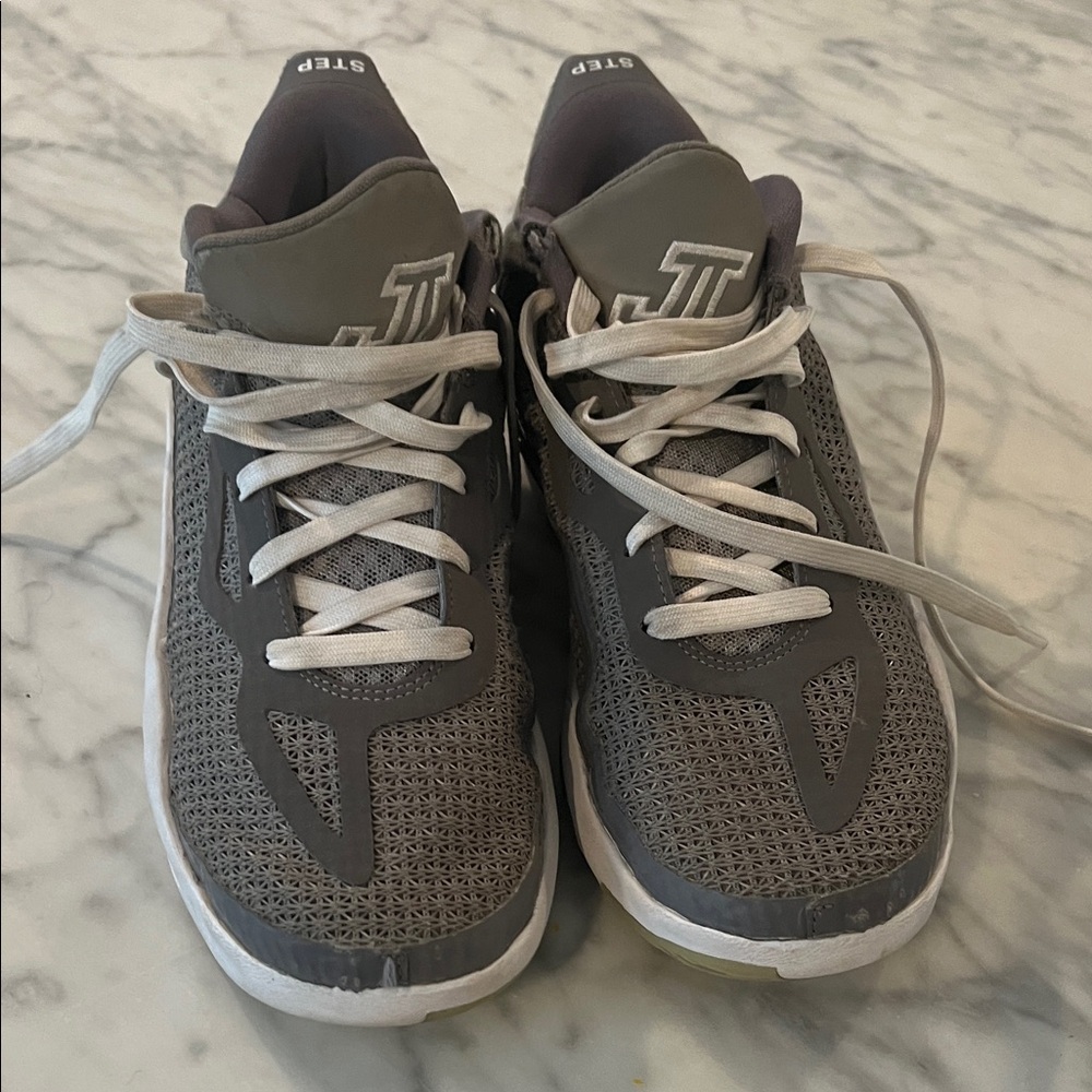 Nike Tatum, size 3.5